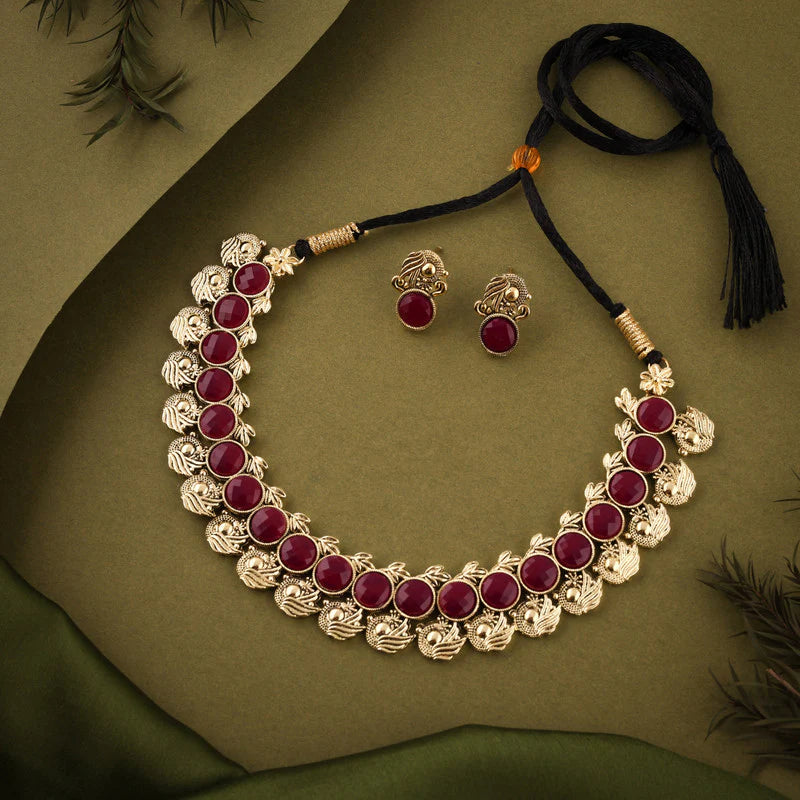 Tehzeeb Creations gold pleated choker maroon stone nacklace with stud earrings THZ263