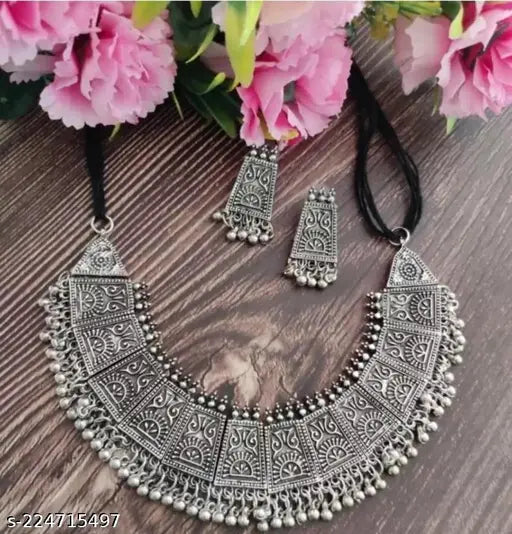 WOMENS GERMAN SILVER OXIDISED NACKLACE AND EARRINGS THZ050