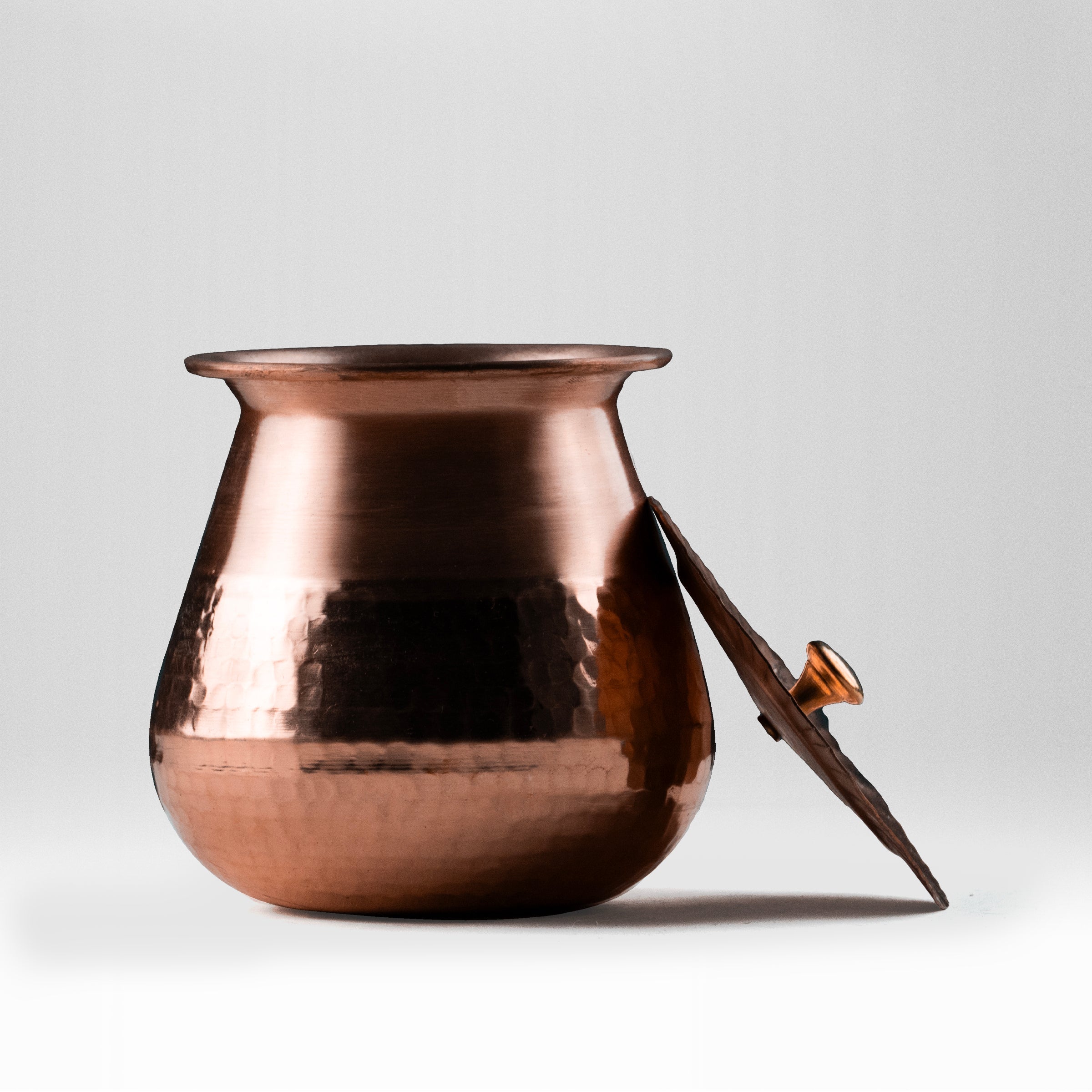 Health Smith Pure Copper Almond Lota with Hammered Finish With Lid– Lacquer Coated for Long Life