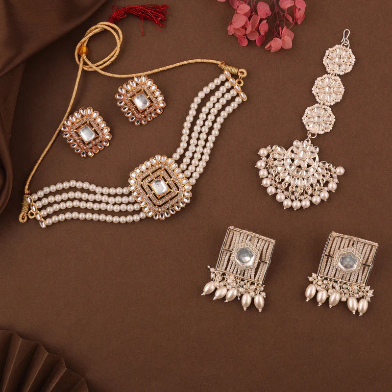 Tehzeeb Creation Fashionable gold Nacklace earrings With Tika studded with kundan and pearl THZ199