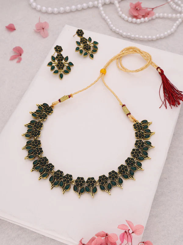 Tehzeeb Creation Green colour Gold pleated stone studded Nacklace with earrings THZ203