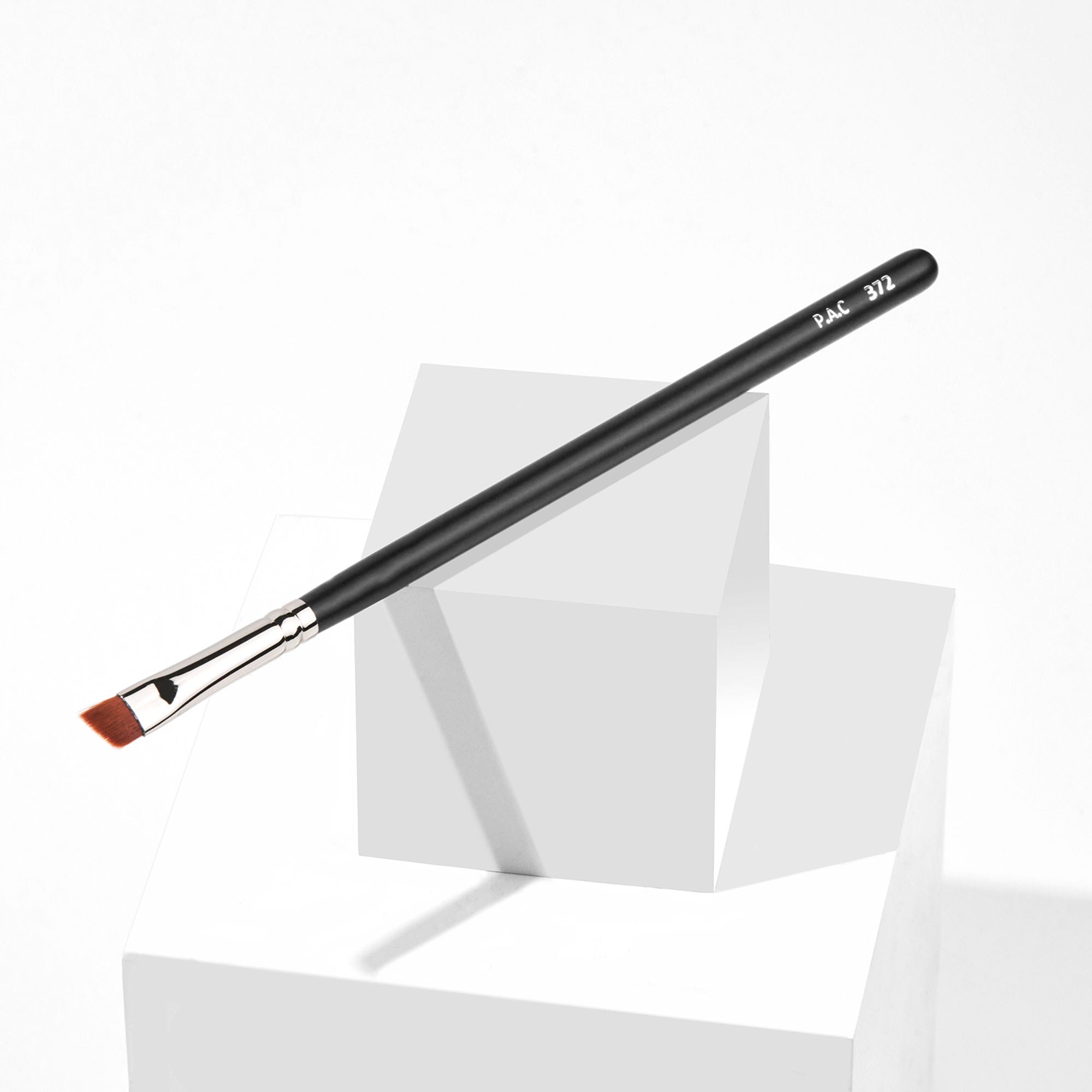 PAC Studio Eyeliner Brush 372 - Fine Tip Angled Eyeliner Brush, Suitable for Winged Liners or Filling Brows