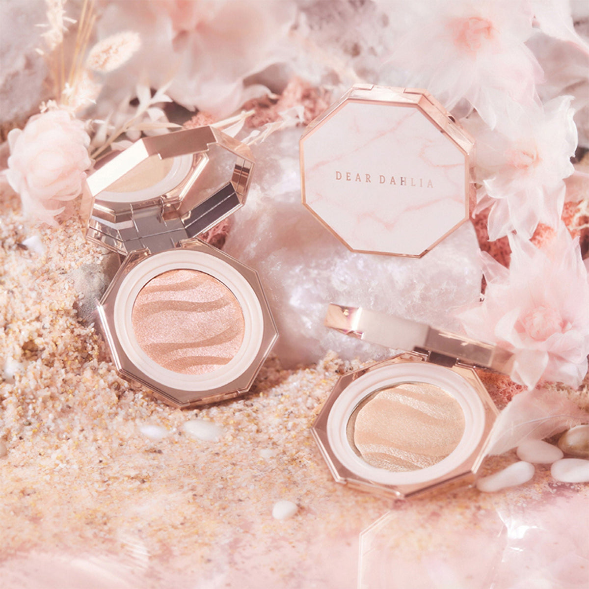 Dear Dahlia Blooming Edition Endless Glow Illuminator - Sunlit