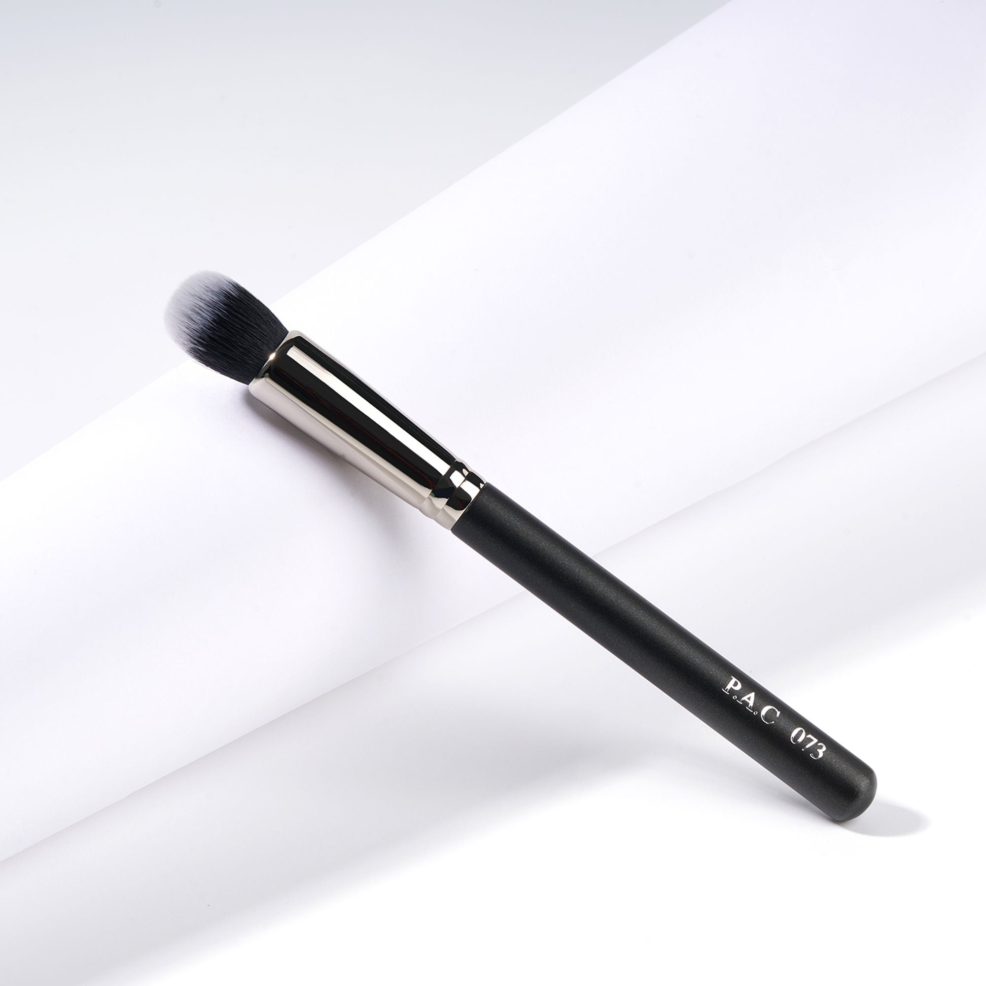PAC Studio Concealer Brush - 073