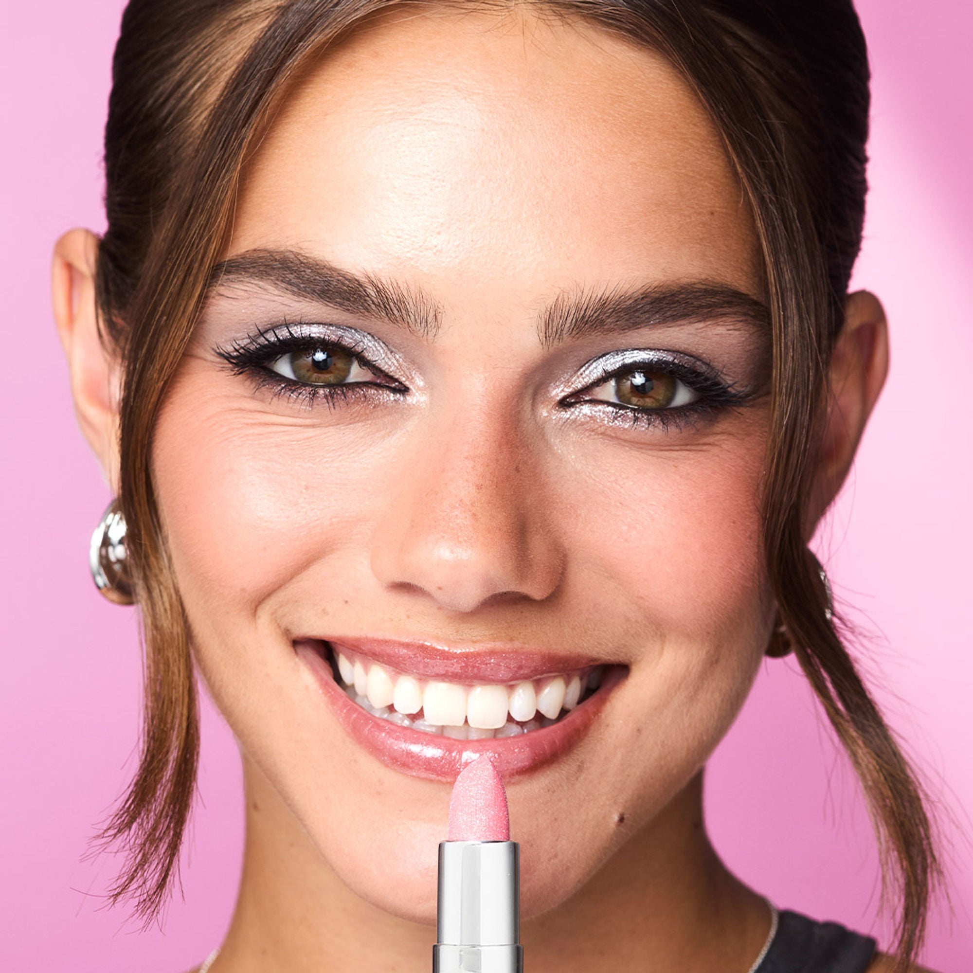 Makeup Revolution Metallic Muse Glitter Lipstick - Baby Pink