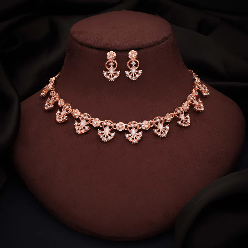 Tehzeeb Creation gold pleated white colour nacklace with earrings THZ350