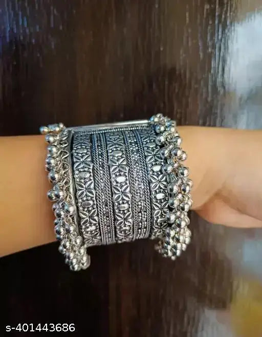 WOMENS SILVER COLOUR OXIDISED BANGLE WITH GHUGHROO THZ052