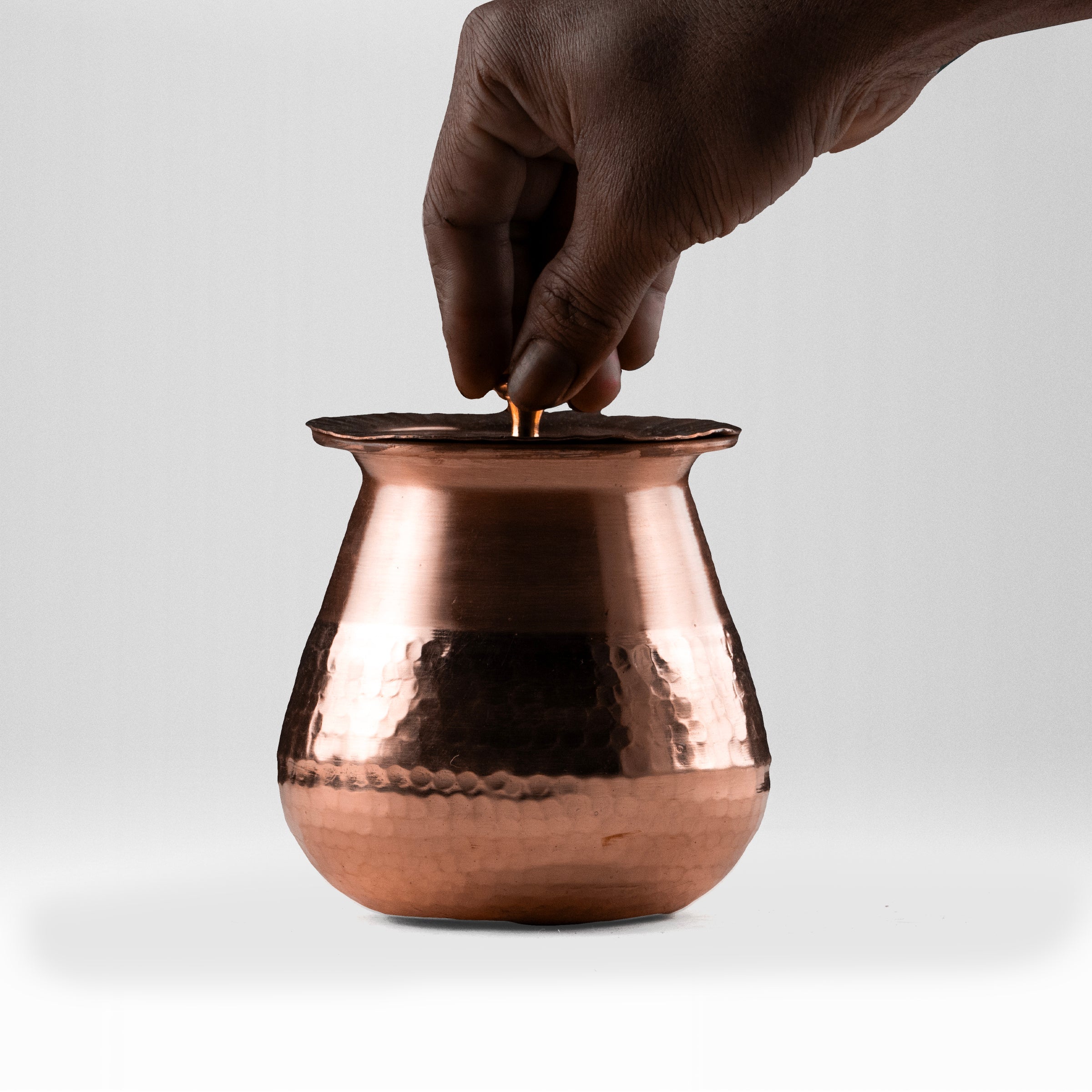 Health Smith Pure Copper Almond Lota with Hammered Finish With Lid– Lacquer Coated for Long Life