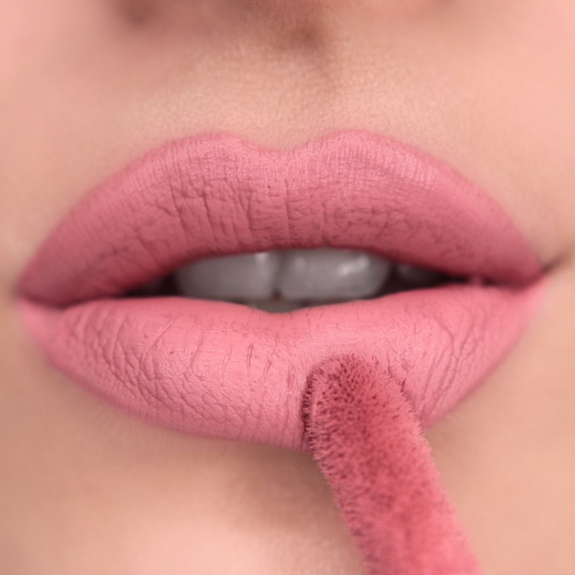 Makeup Revolution Matte Bomb - Pink Bunny