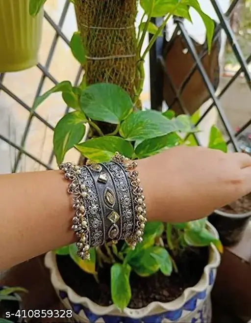 WOMENS OXIDISED AFGHANI STYLE BANGLE (KADHA) WITH GHUNGHROO THZ061