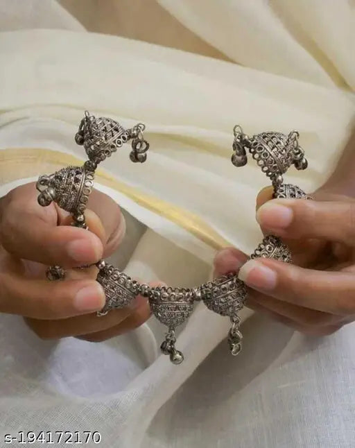 WOMENS TRADITIONAL SILVER COLOUR OXIDISED BANGEL THZ073