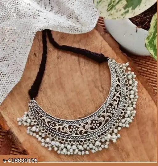 WOMENS SILVER COLOUR OXIDISED NACLACE WITH WHITE PEARL THZ079