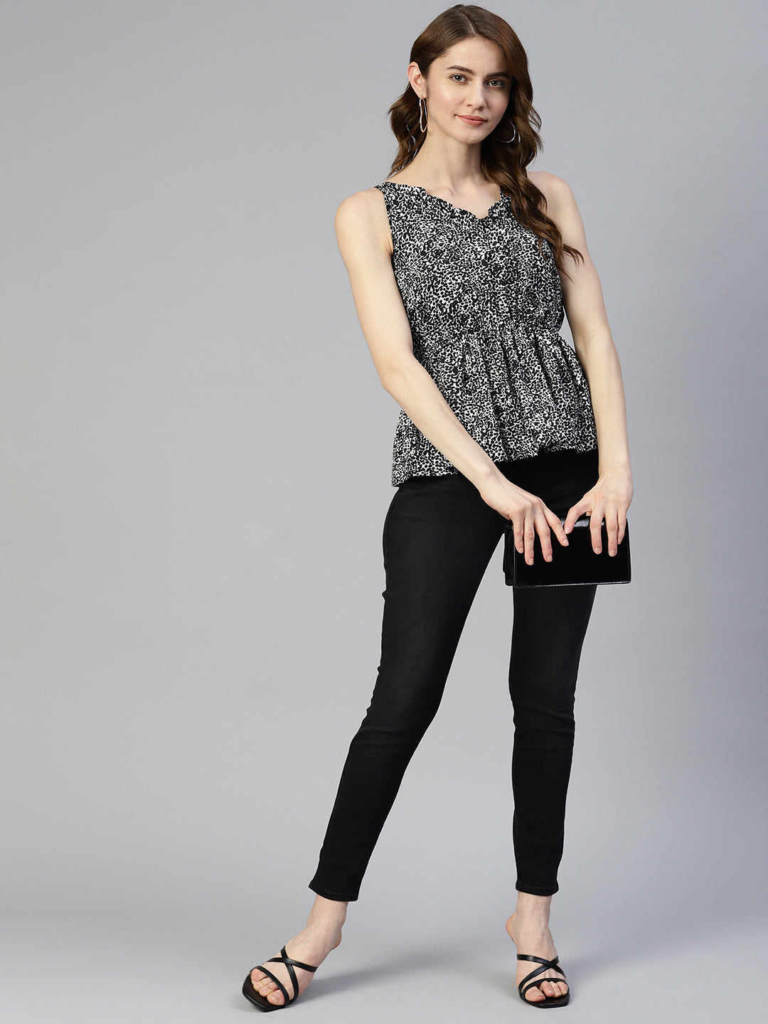 Women Printed crop top with frills