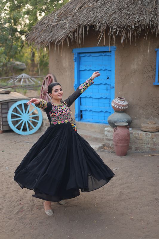 Aastha Black with Gown Blooming Faux Georgette Kutchi Gamthi Work