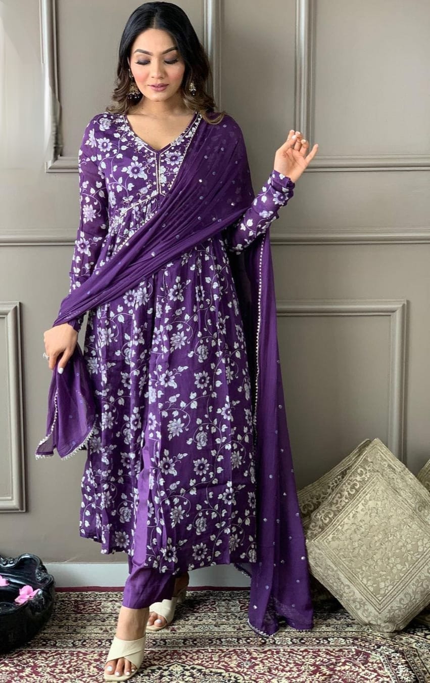 Suvehsa Alia Cut Suit Set With Pants