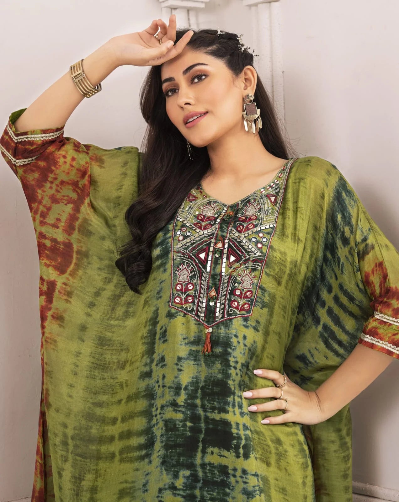 Suvehsa Kaftan Set With Tulip Pants - Mehendi Green