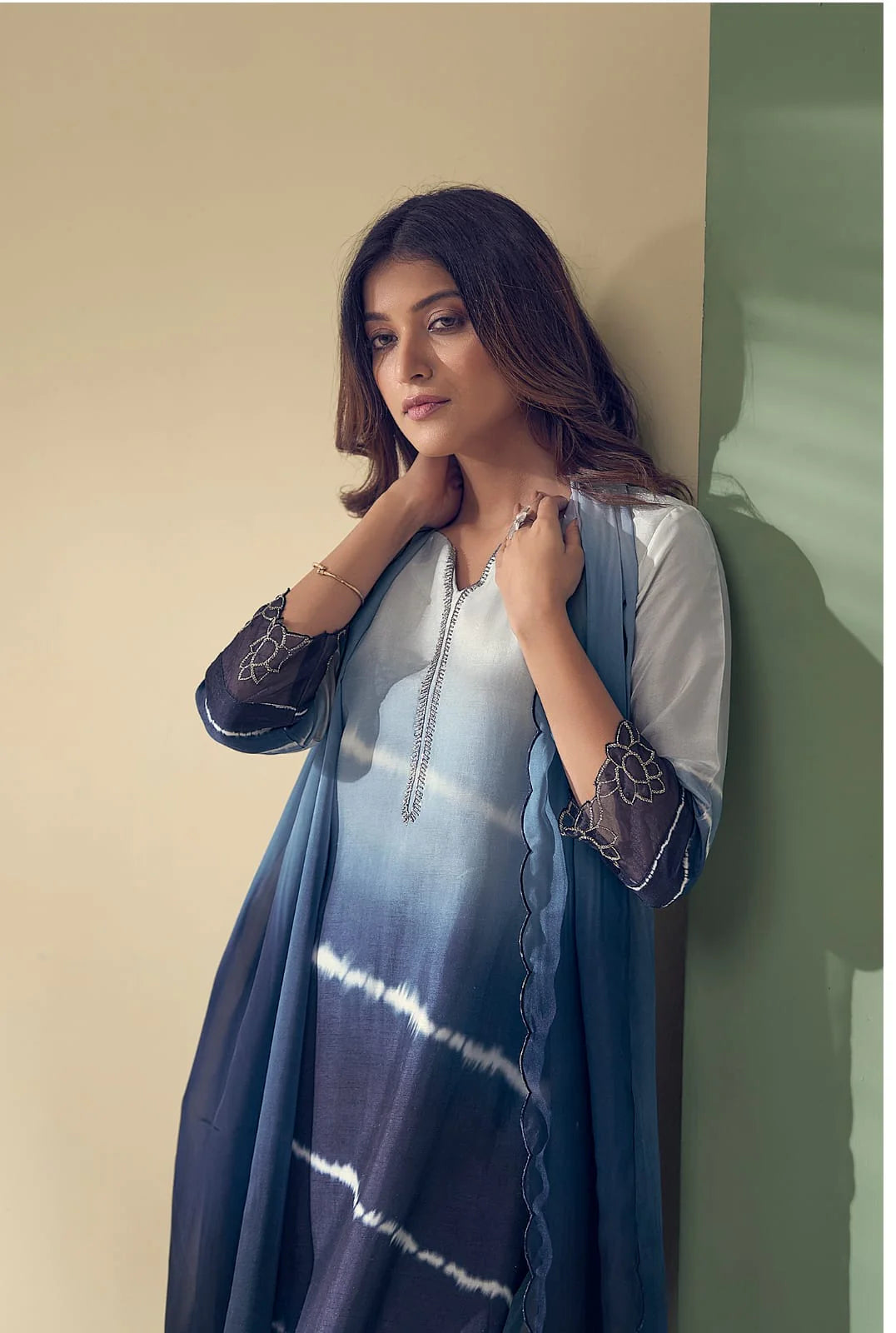 Suvesha Pure Dola Muslin Suit Set With Digital Print