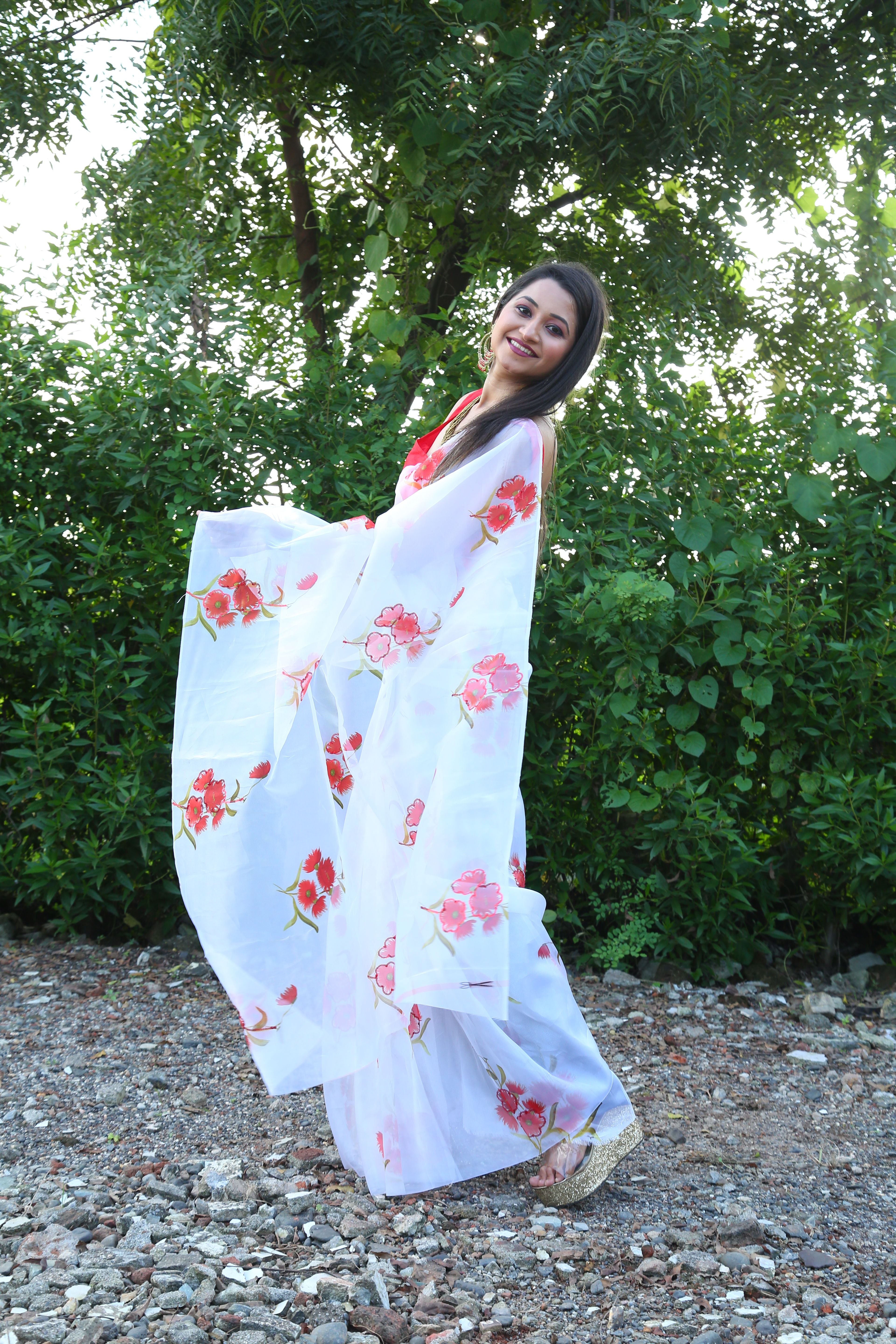 Aastha white Soft Organza Beautiful floral print work