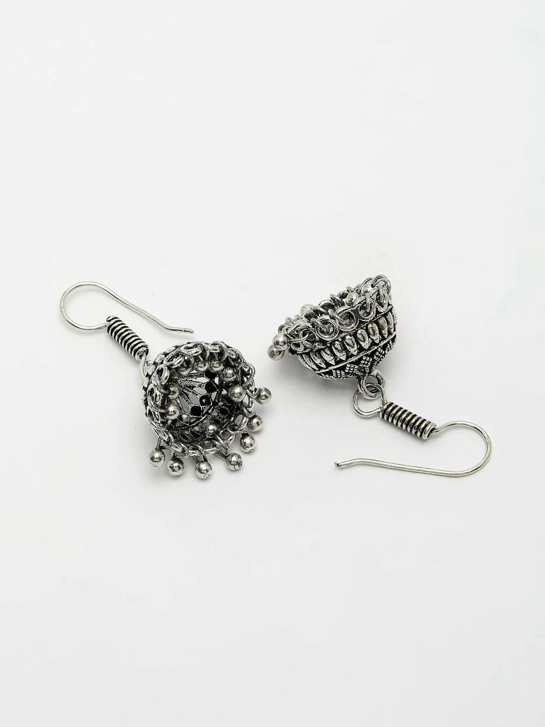 WOMENS SILVER COLOUR OXIDISED EARRING WITH HAIR CHIAN THZ094