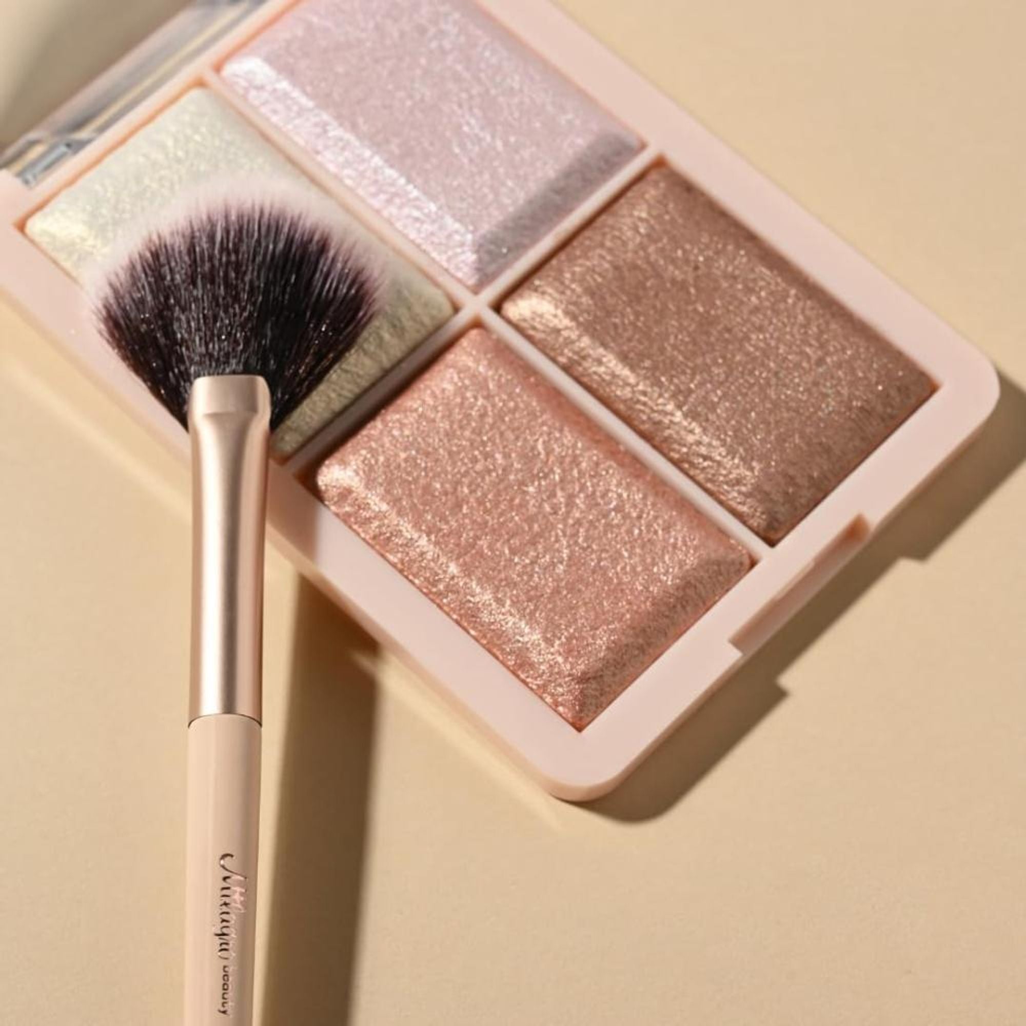 Milagro Beauty Fan Brush 08