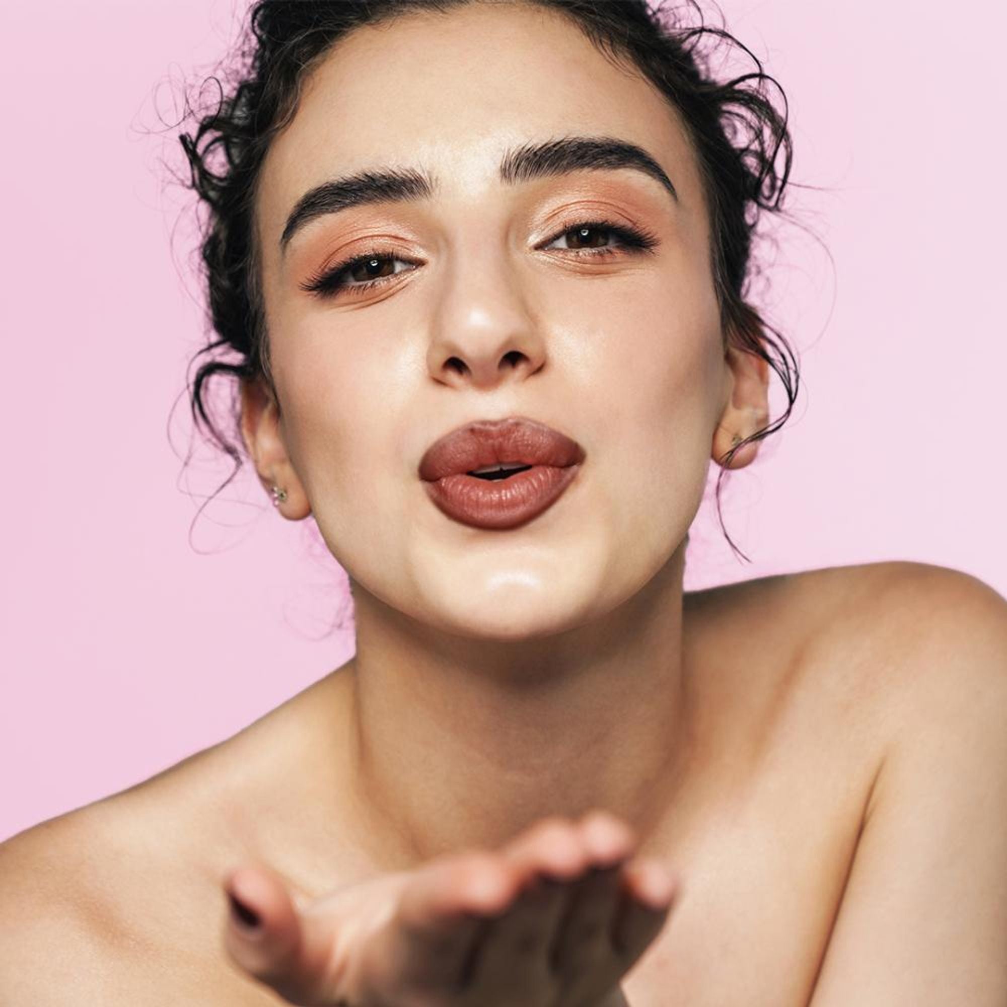 Makeup Revolution Pout Bomb Plumping Lip Liner - Espresso Cool Brown