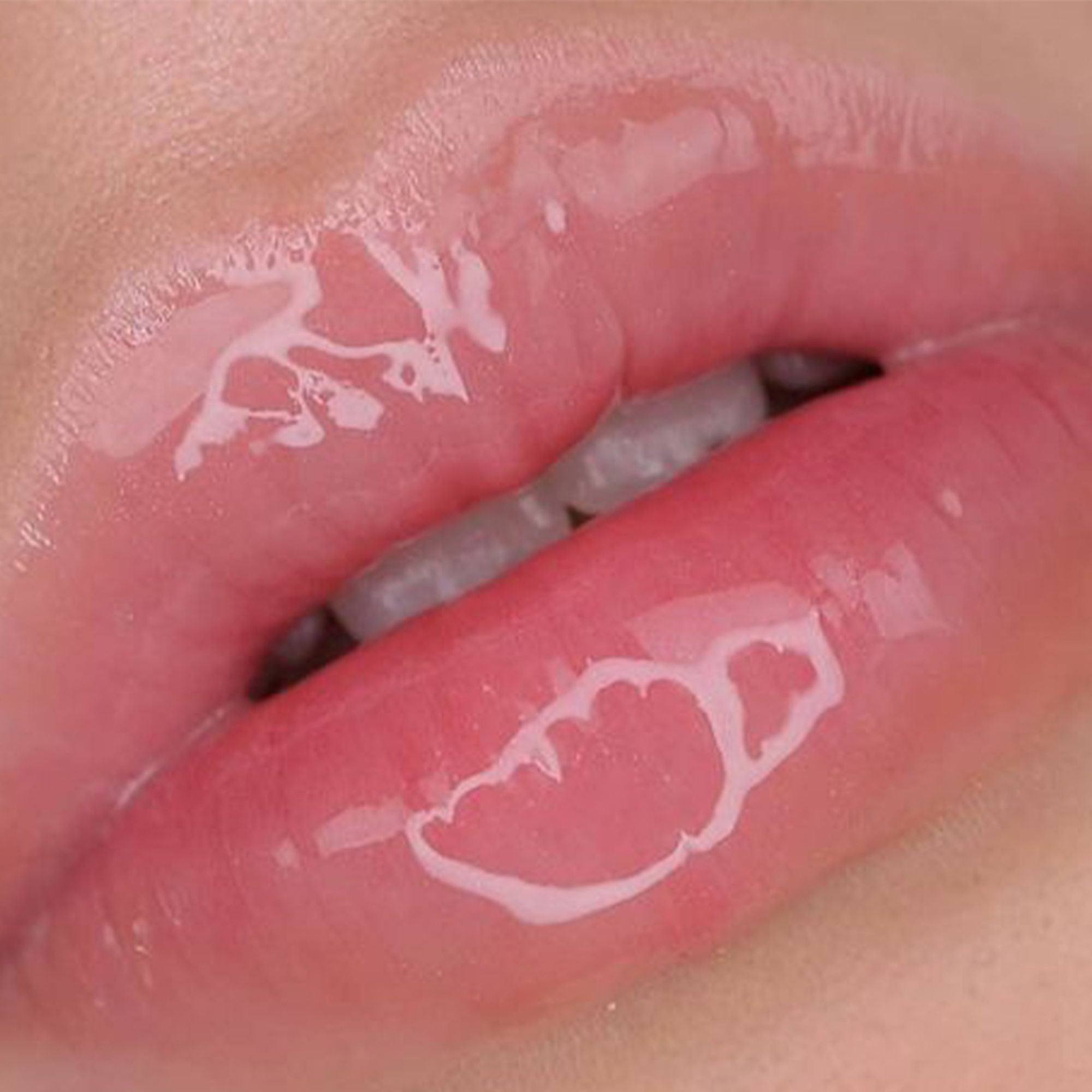 Revolution Relove Roll Baby Lip Oil Papaya - Tonka Bean