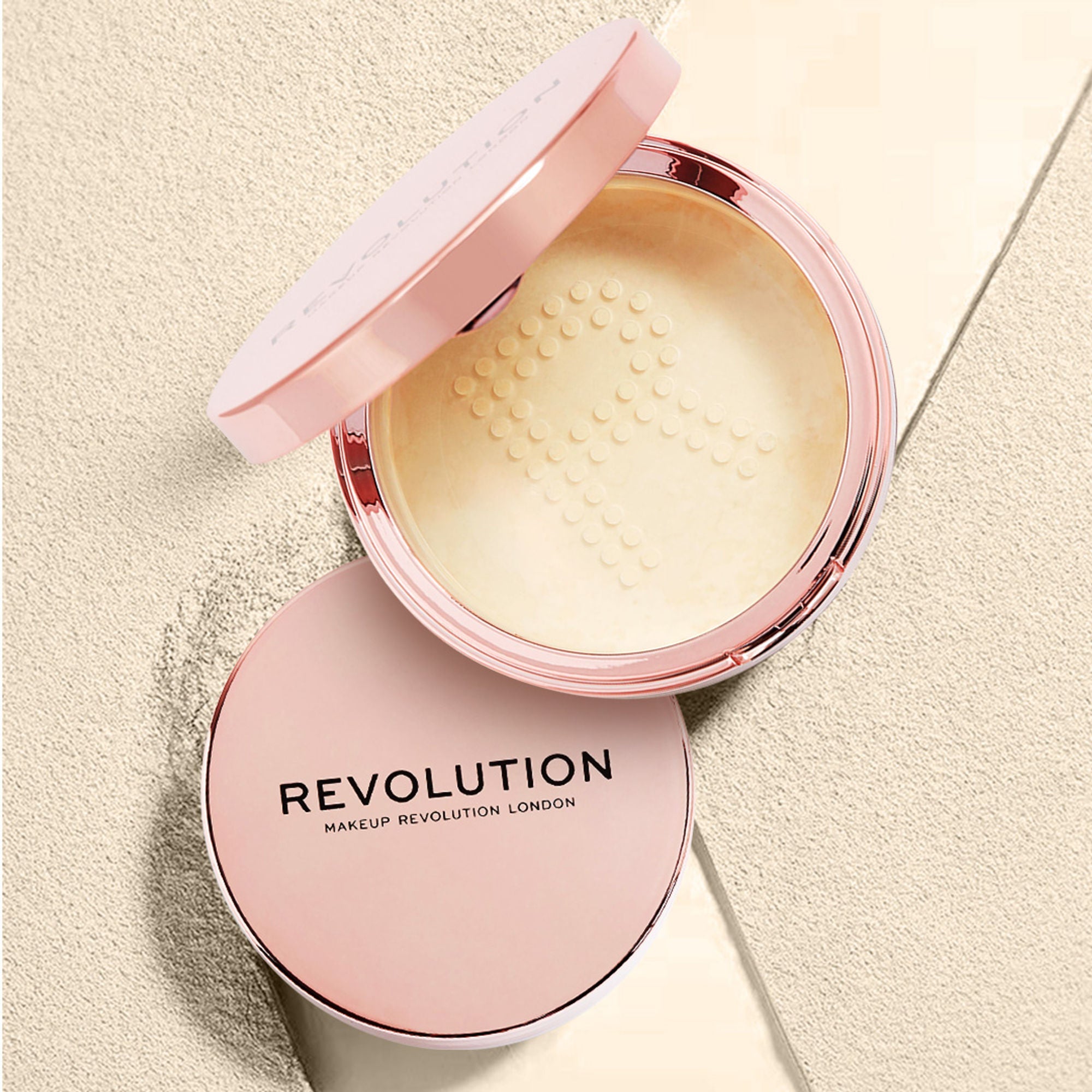 Makeup Revolution Conceal & Fix Setting Powder - Light Yellow