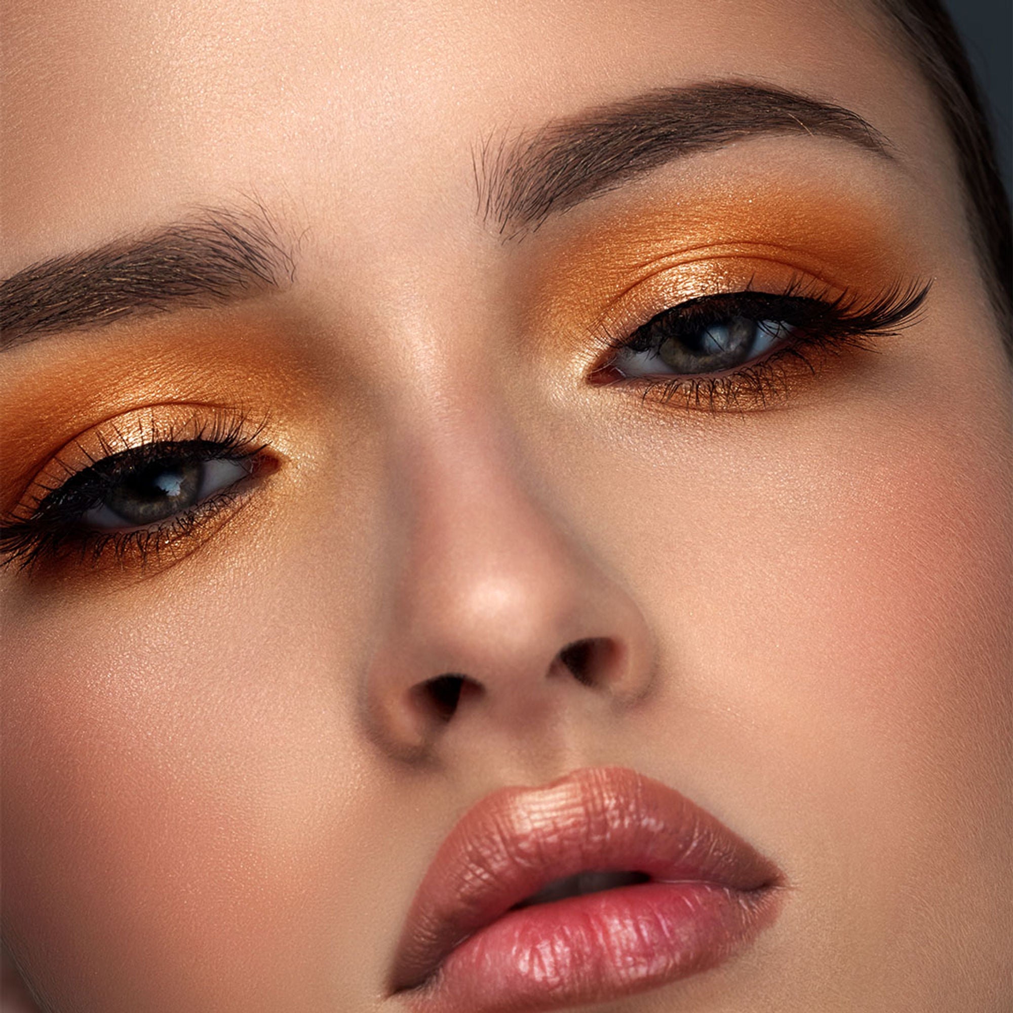 Makeup Revolution Lustre Wand Shadow Stick - Obsessed Bronze