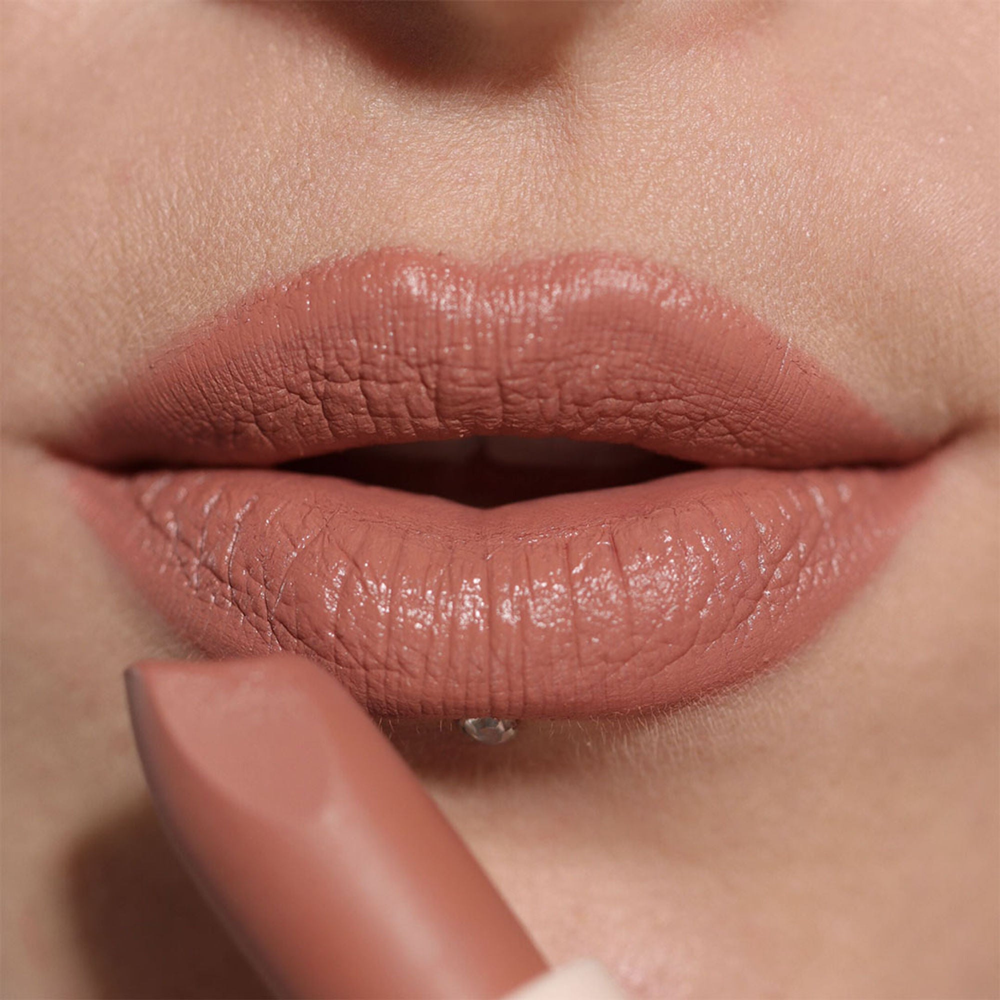 Makeup Revolution Lip Allure Soft Satin Lipstick - Chauffeur Nude
