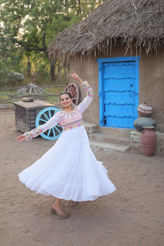 Aastha White with Gown Blooming Faux Georgette Kutchi Gamthi Work