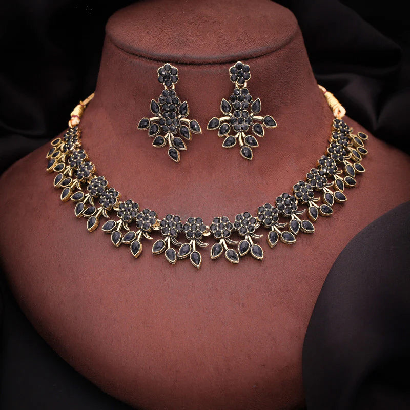 Tehzeeb Creation Special Exquisite White & Black  Studded Gold Plated Choker Necklace Set & Pair Of Earring Set  THZ118