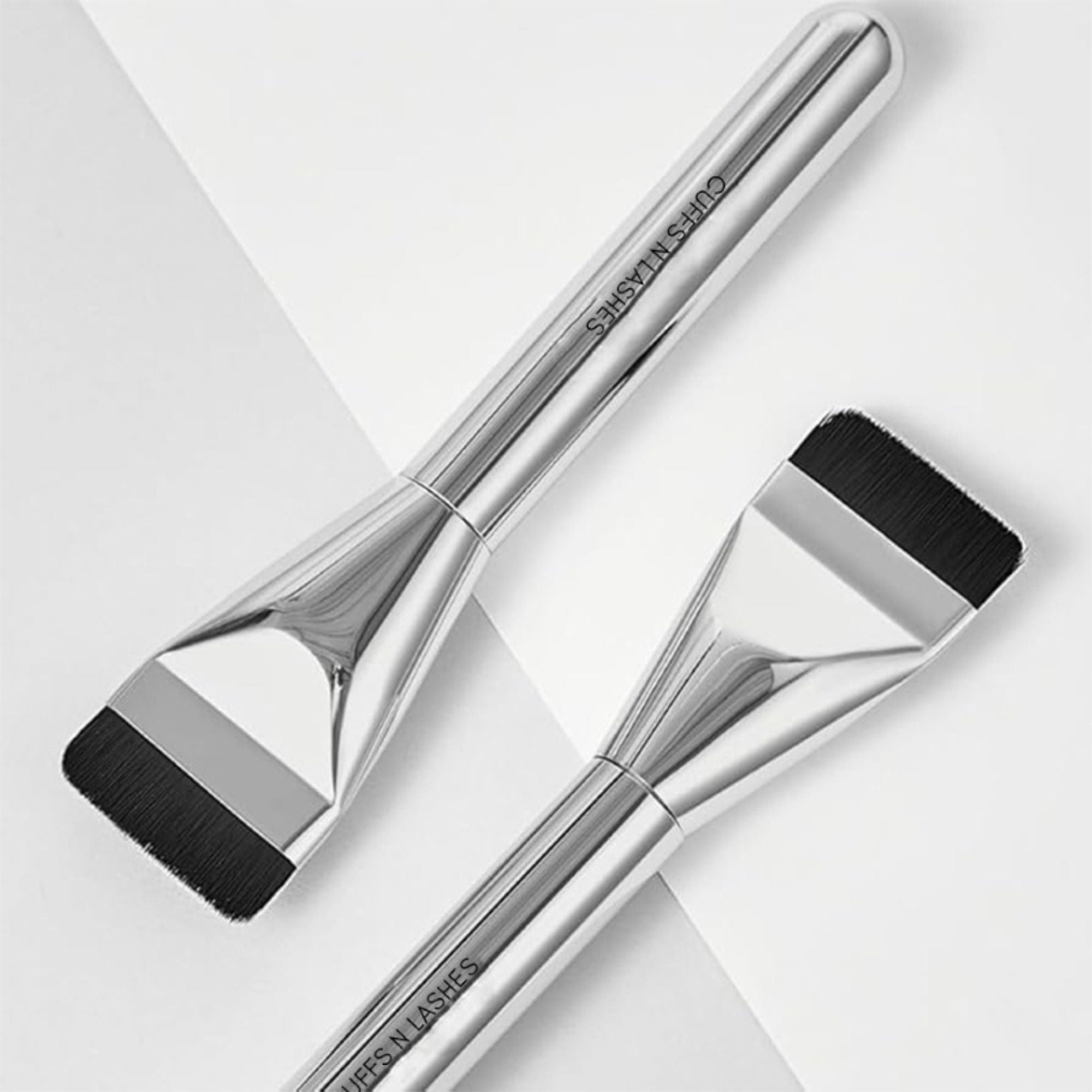 CUFFS N LASHES Spatula Makeup Brush