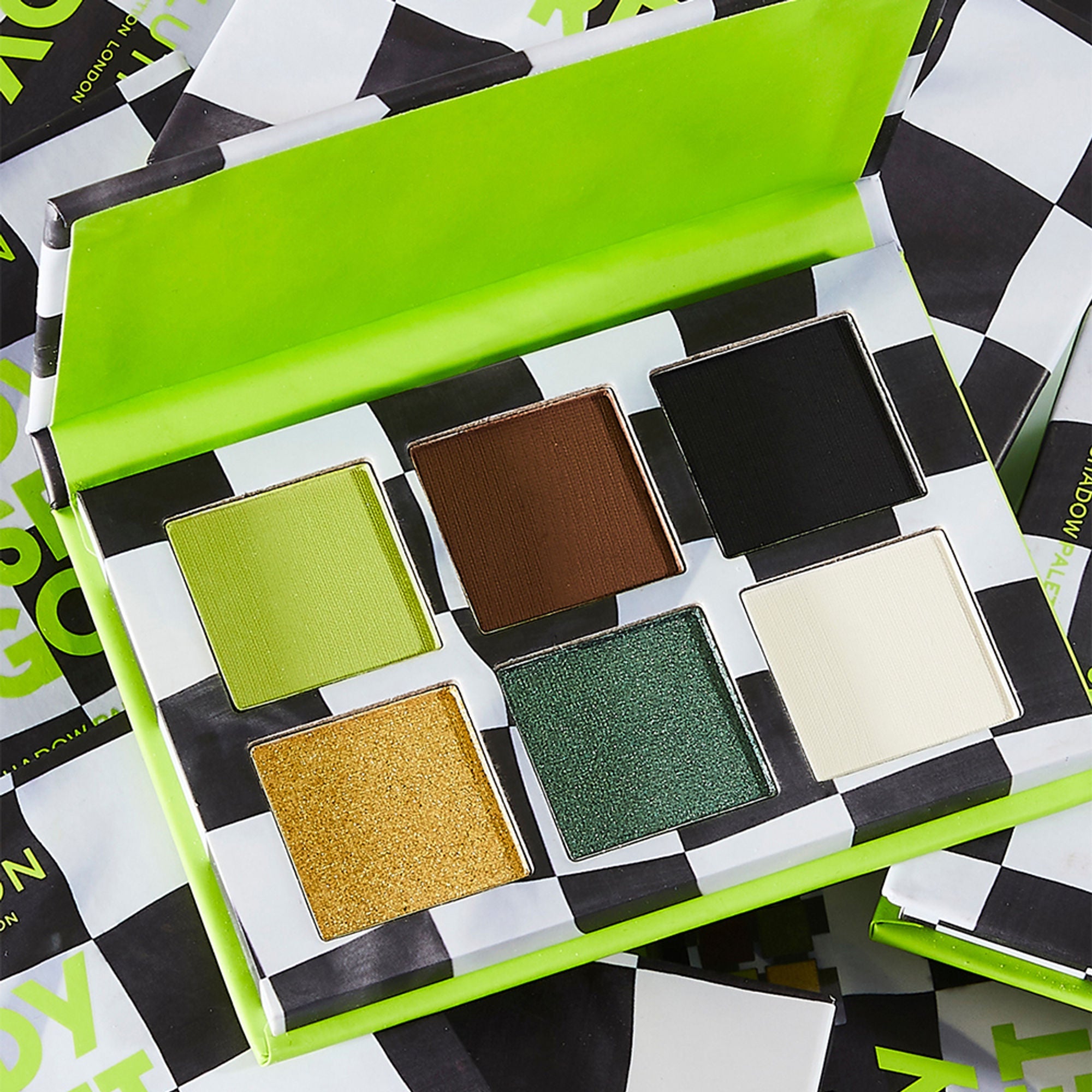 Makeup Revolution Power Eyeshadow Palette 90's Baby - Ready Set Go