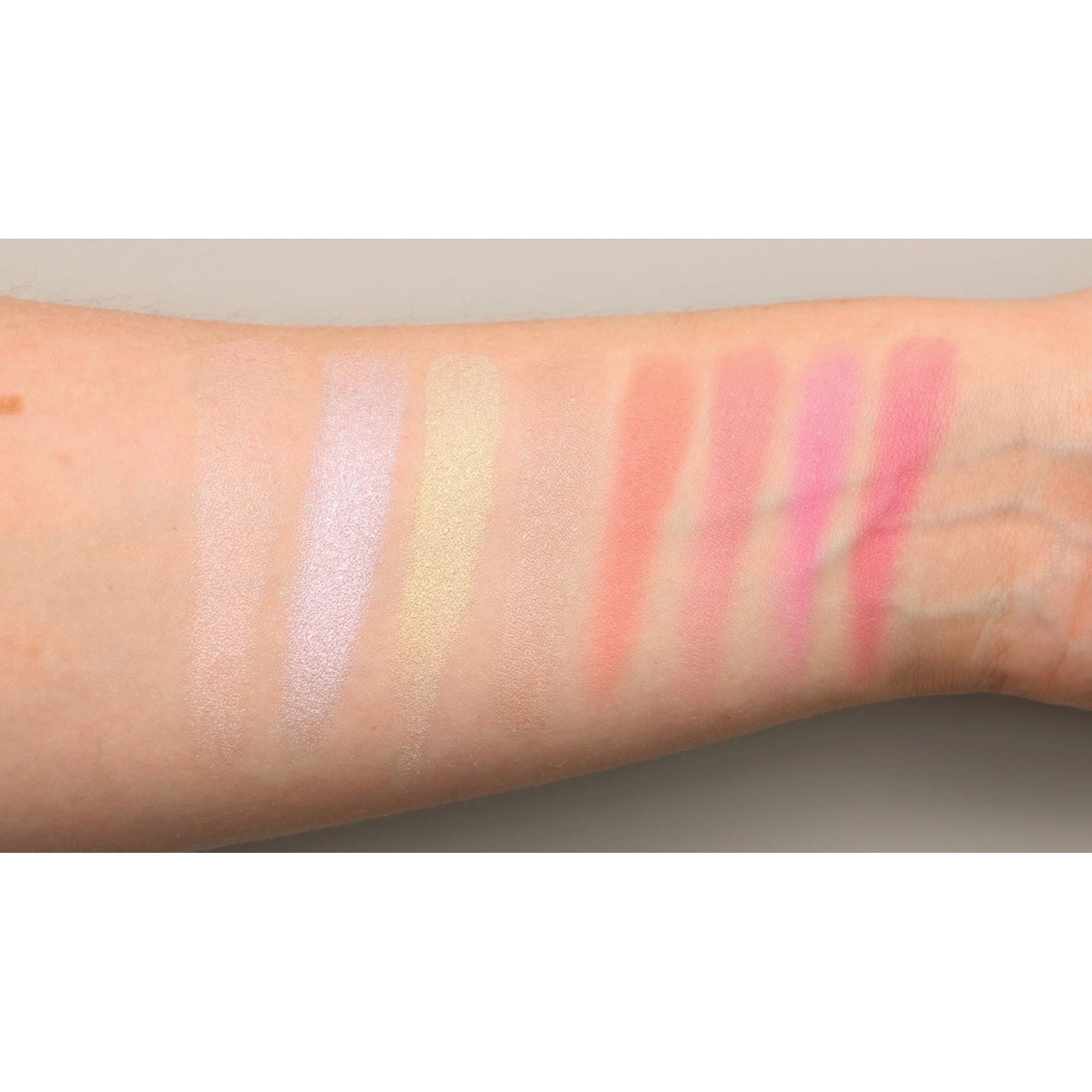 Makeup Revolution Blush Palette - Blush Goddess
