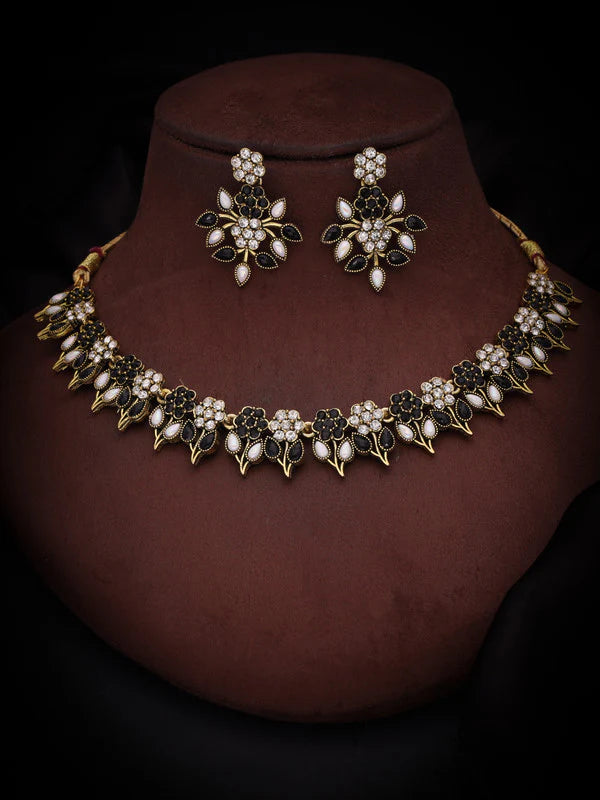 Tehzeeb Creation Black & White Gold pleated stone studded Nacklace with earrings  THZ201
