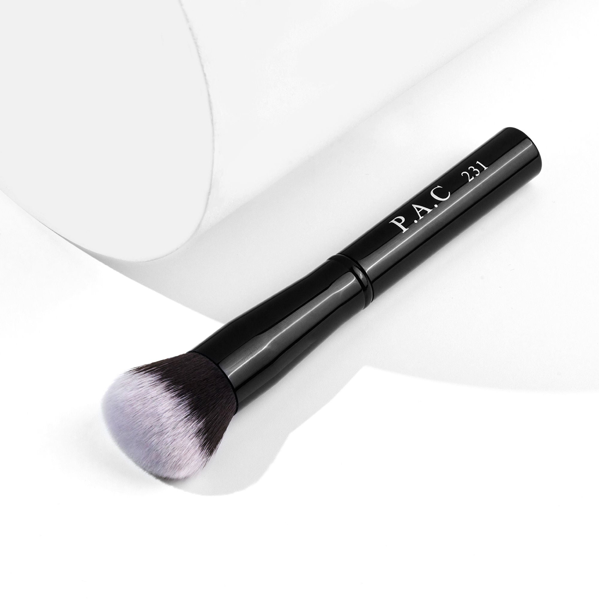 PAC Studio Foundation Blending Brush 231 - Round Shape, Dense Soft Synthetic Bristles for Easy Blending