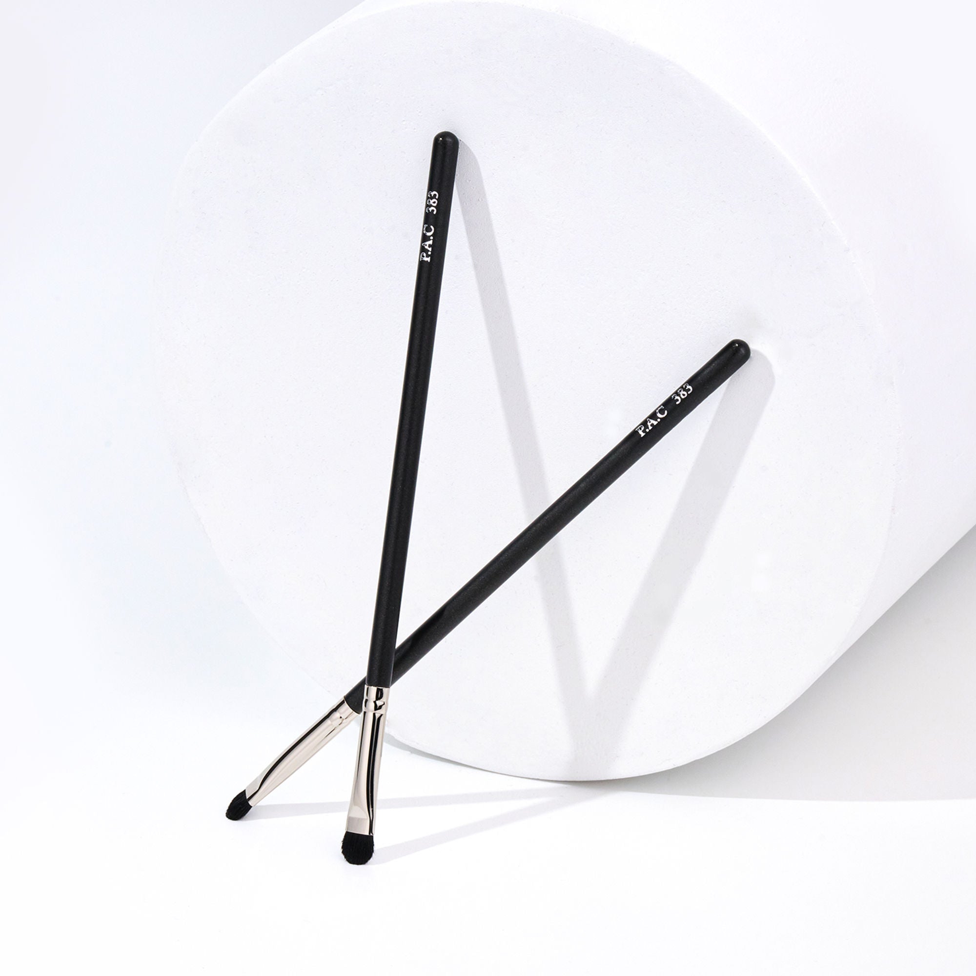 PAC Studio Eyeshadow Brush - 383