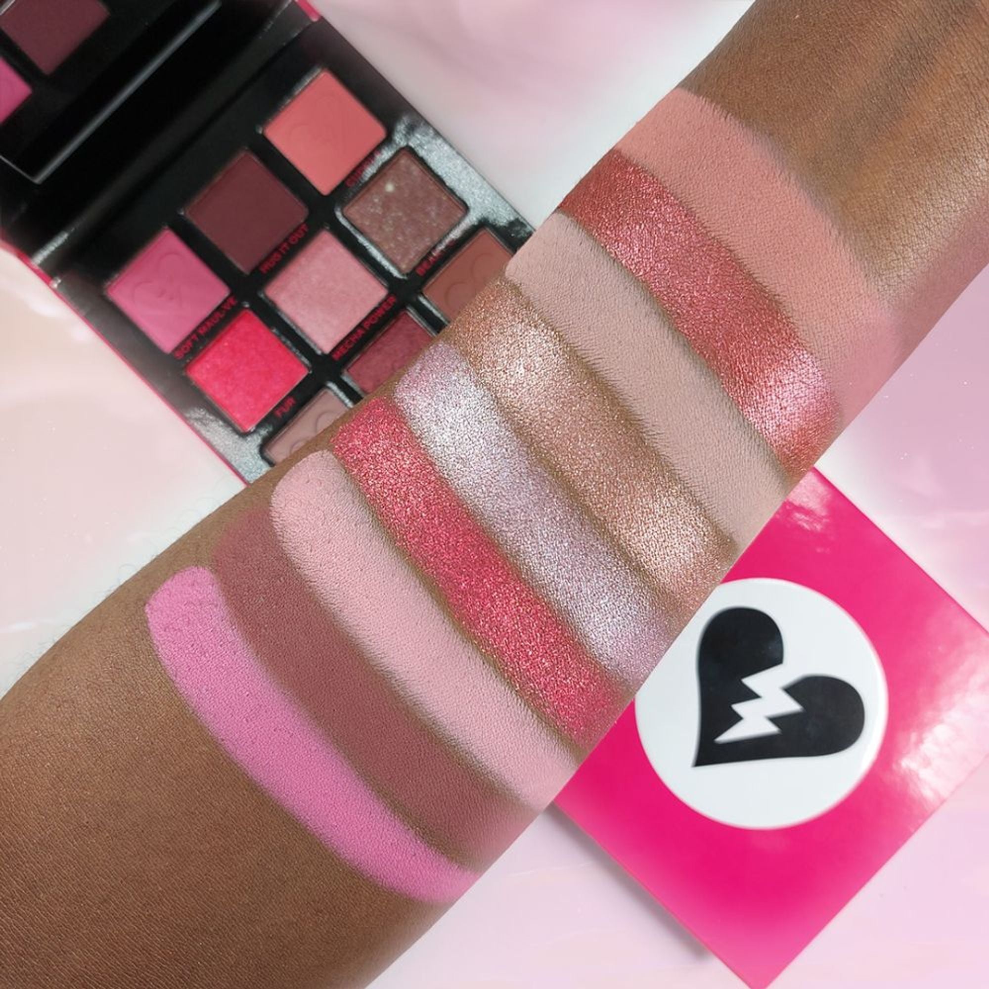 Makeup Revolution X Fortnite Cuddle Team Leader 9 Pan Shadow Palette