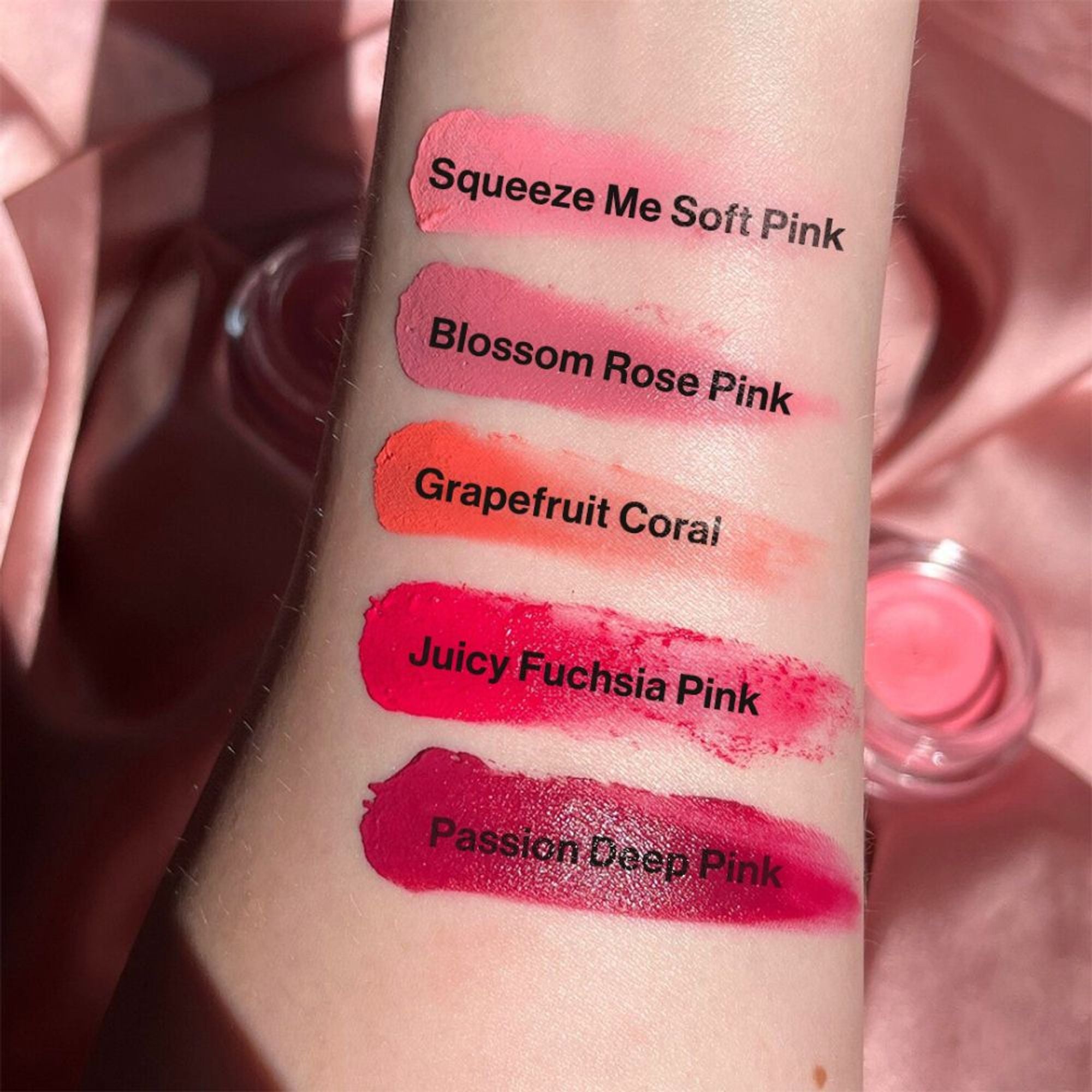 Makeup Revolution Mousse Blush - For Cheeks & Eyes Non Sticky-Soft Focus Effect - Blossom Rose Pink