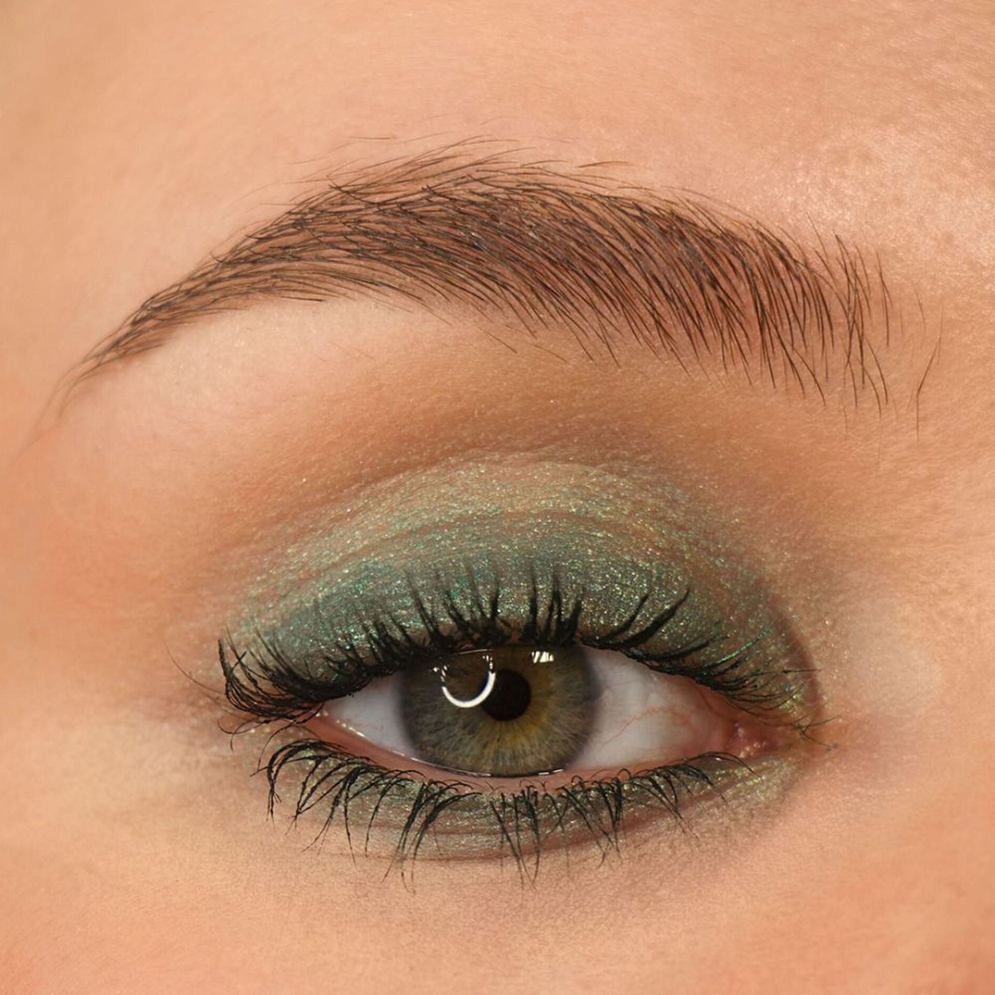Makeup Revolution Mousse Shadow - Emerald Green