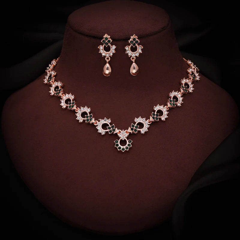 Tehzeeb Creation gold pleated green diamond nacklace with earrings THZ299