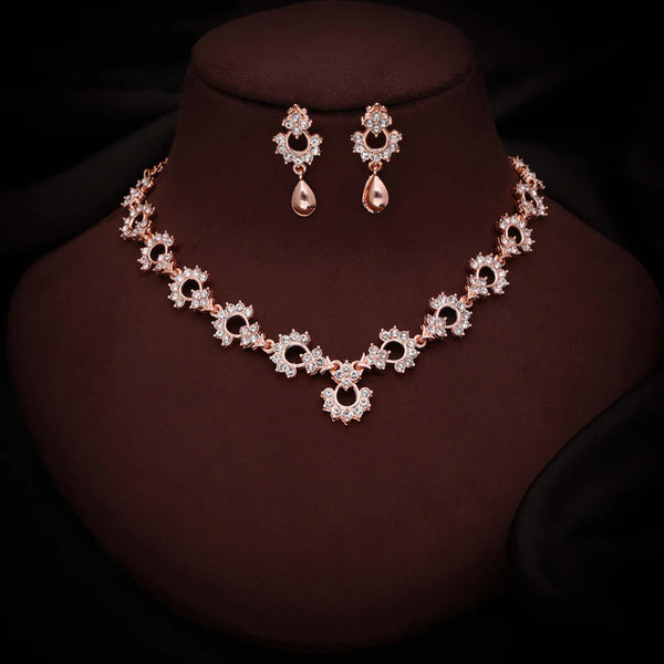 Tehzeeb Creation gold pleated white diamond nacklace with earrings THZ303