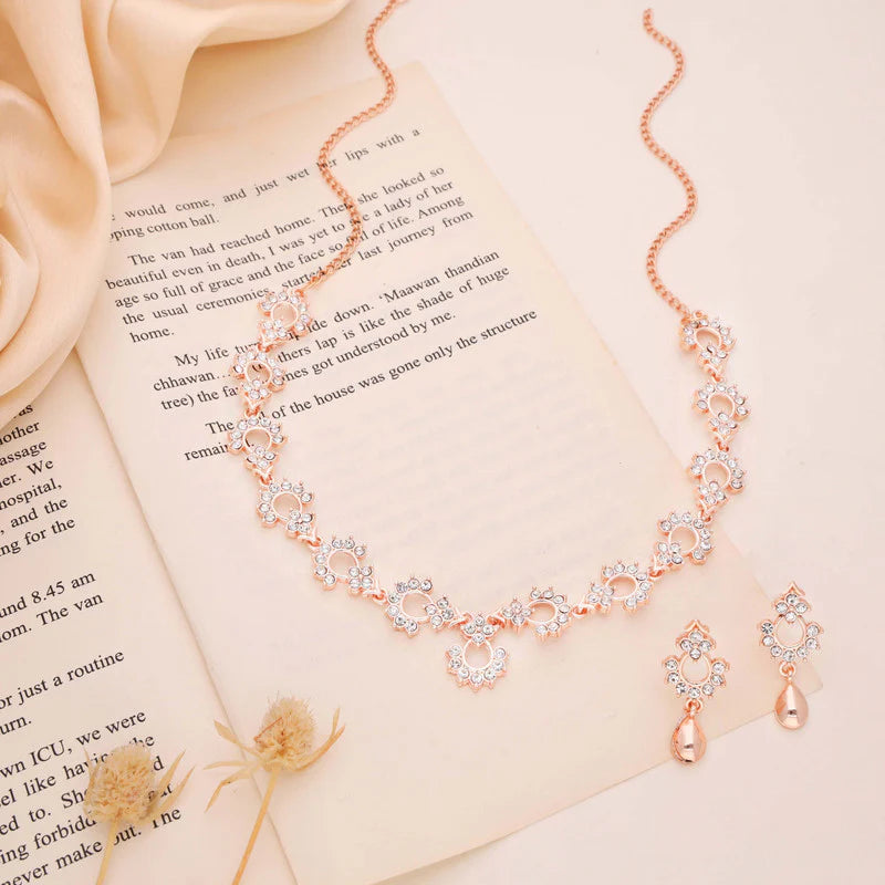 Tehzeeb Creation gold pleated white diamond nacklace with earrings THZ303