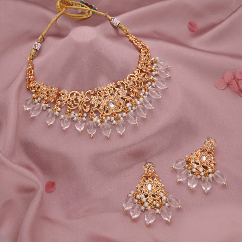 Tehzeeb Creation gold pleated white colour nacklace with stud  THZ331