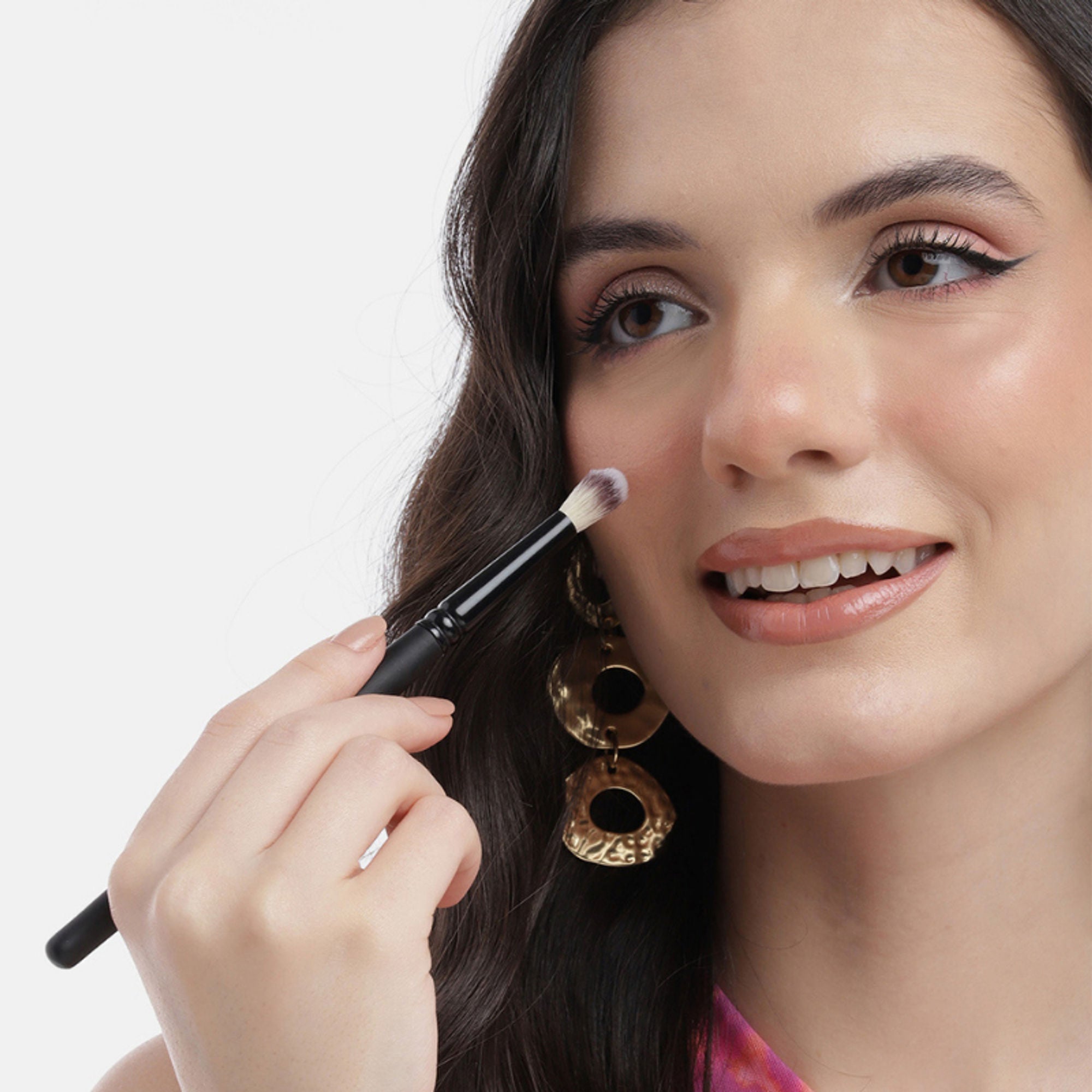 CUFFS N LASHES Eyeshadow Blending Brush - E005