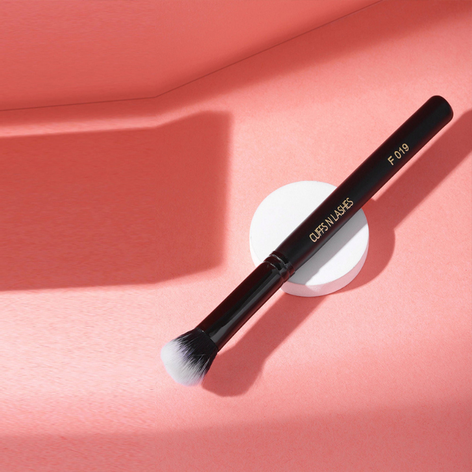 CUFFS N LASHES Small Concealer Brush - F019