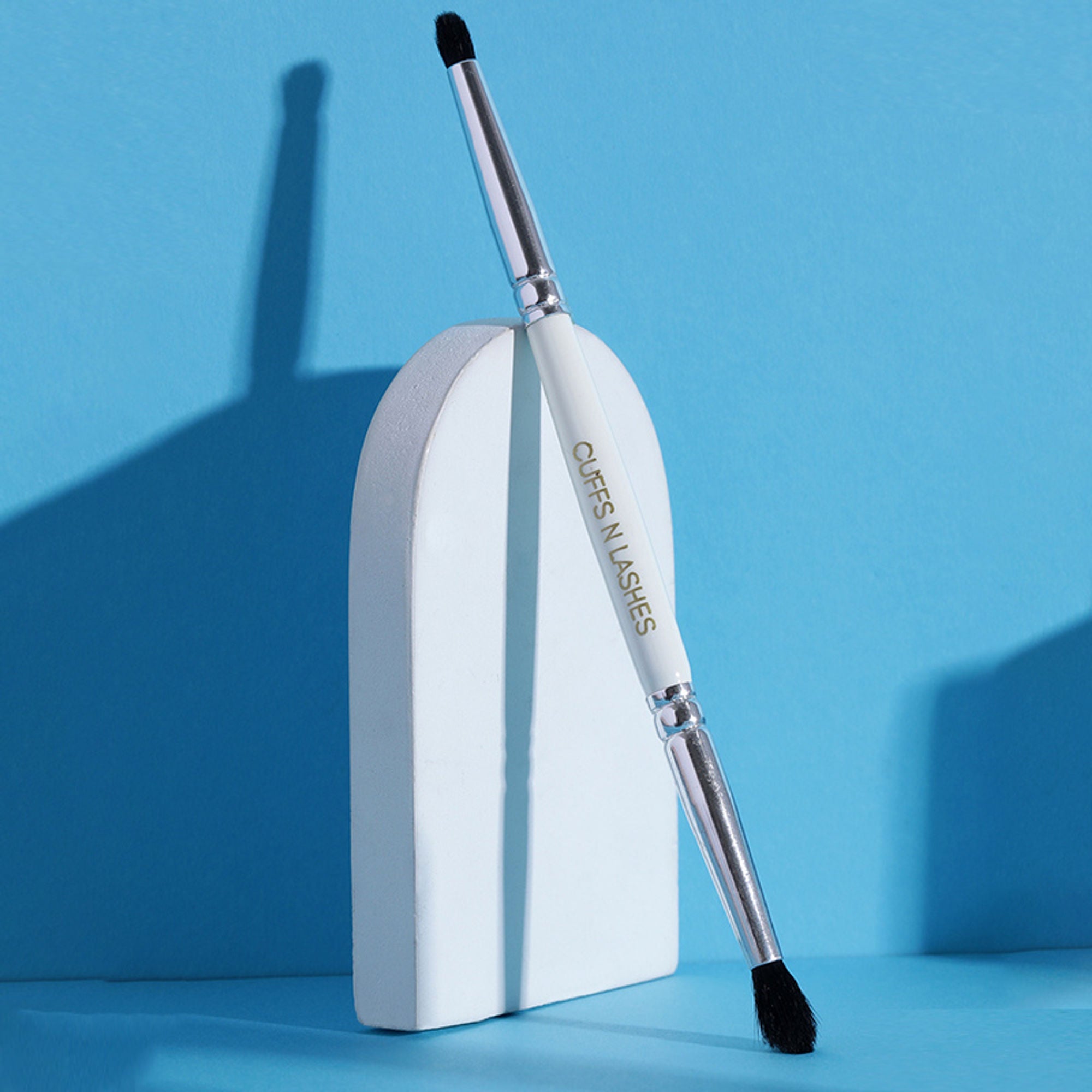 CUFFS N LASHES Small Smudger & Pencil Dual Brush - 05