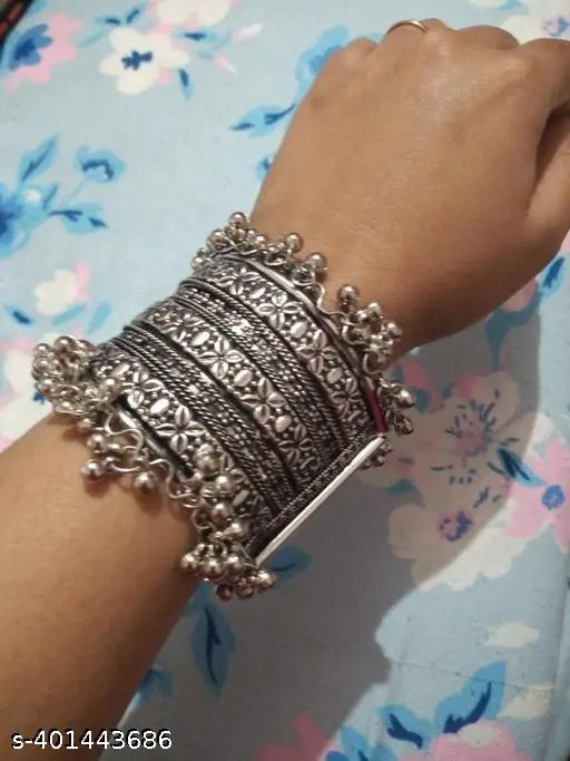 WOMENS SILVER COLOUR OXIDISED BANGLE WITH GHUGHROO  THZ052