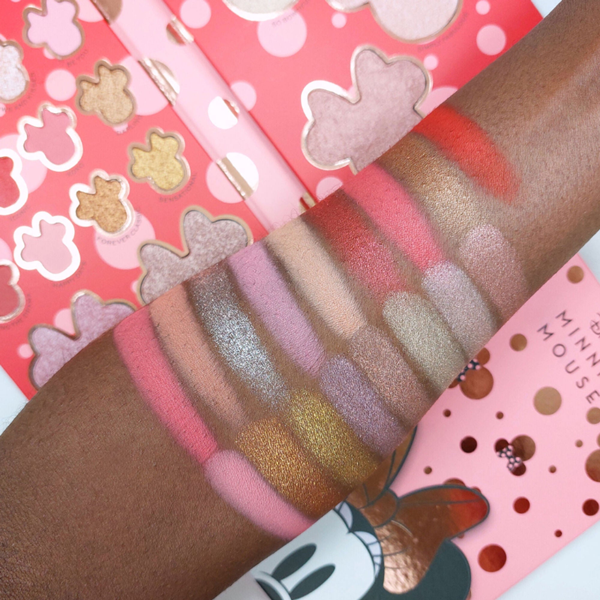 Makeup Revolution Disney's Minnie Mouse All Eyes On Minnie Palette
