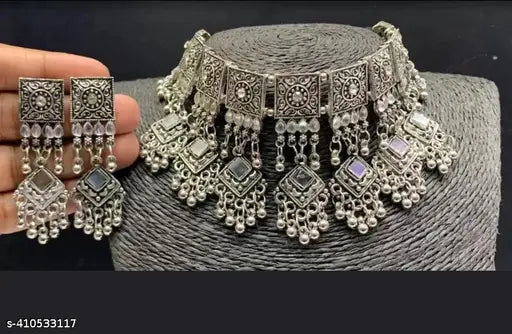 WOMENS SILVER COLOUR OXIDISED NACKLACE SET WITH MIRROR WORK  THZ072